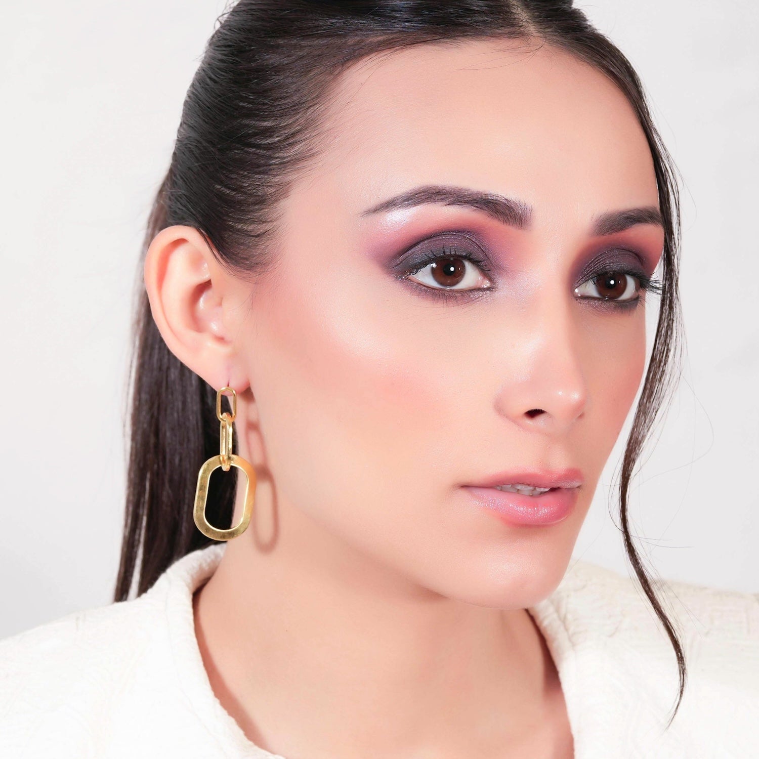 Bombae_Bling_Jewels-Baes_Night_Out-Chimes_glowing_in_gold-Earrings