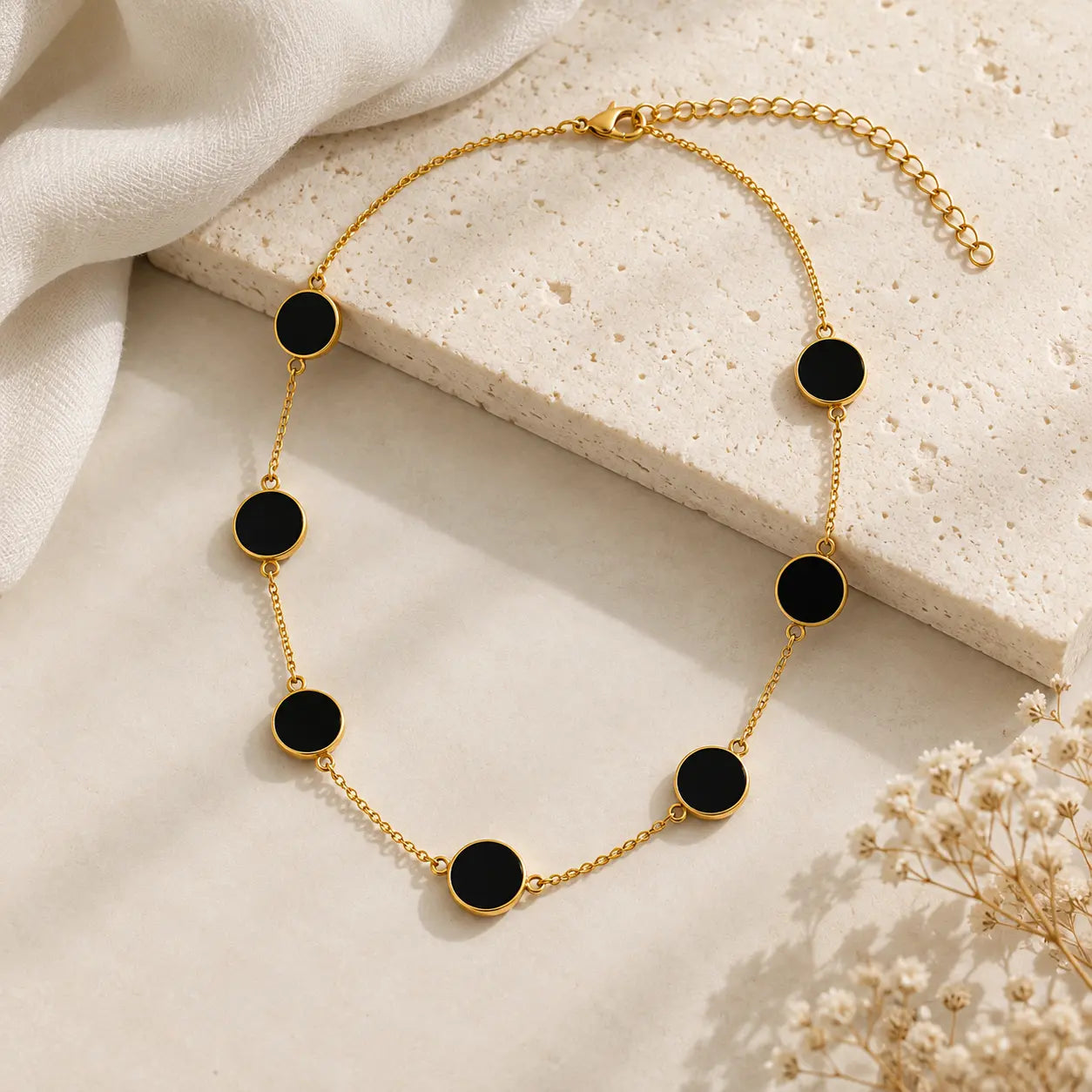 The Carbon Necklace - Black Onyx