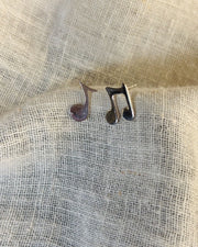 Bombae_Bling_Jewels-playful_bae-musical_to_my_ears_musical_note_studs_mismatched-earrings-silver-1