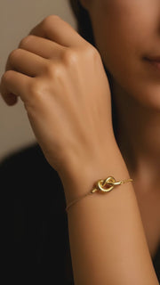 The Knot Bracelet